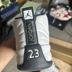 Taxi Jordan 12’s