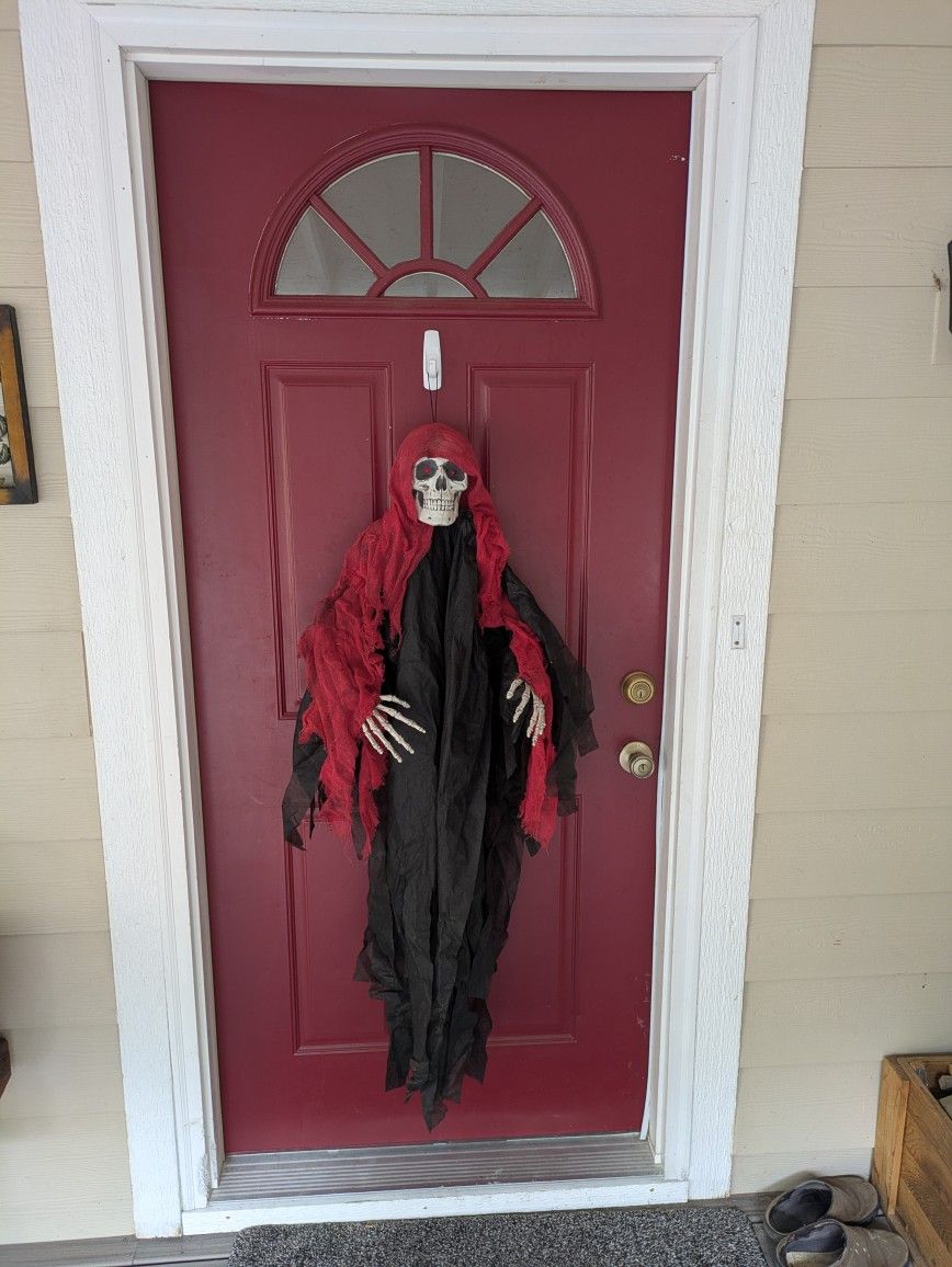 Halloween Skeleton Ghost Decoration