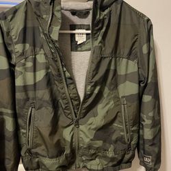 Size 7/8 Camo GAP Rain Jacket 