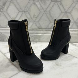 Size 5.5 DKNY Logan Lug Sole Black Ankle Boots