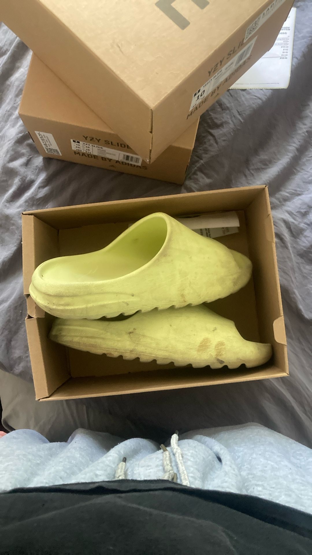 Yeezy slides Glow Green