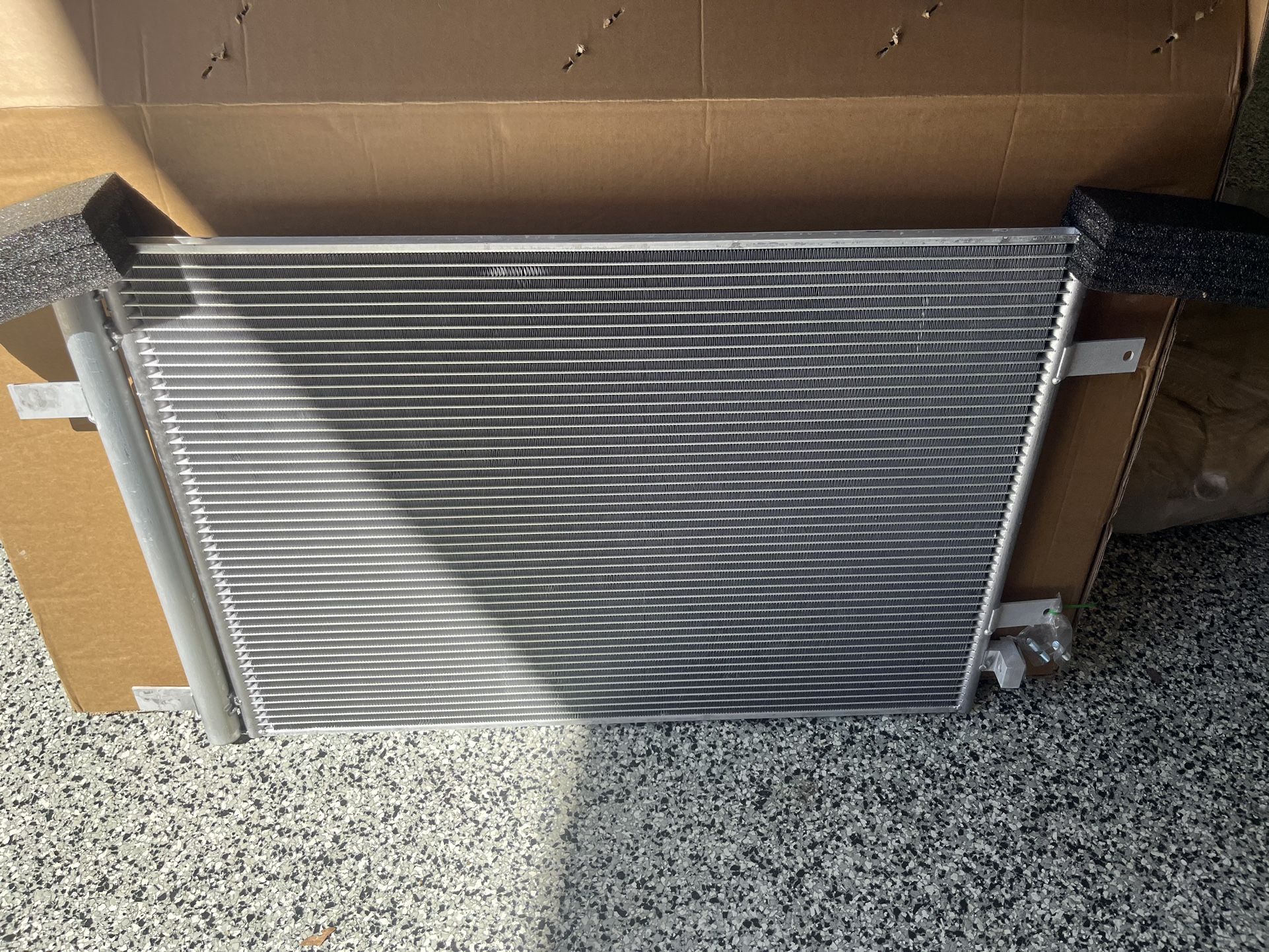 SCITOO 30088 Condenser Compatible for 2017-2022 for Ford F-250 Super Duty 6.2L 2017-2022 for Ford F-350 Super Duty 6.2L