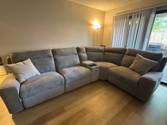 Recliner sectional