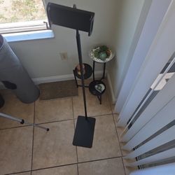 4ft Tablet Stand