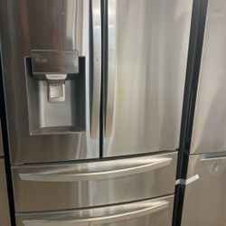 LG LMXSS 27.8 cu. ft. Smart Refrigerator JLXS