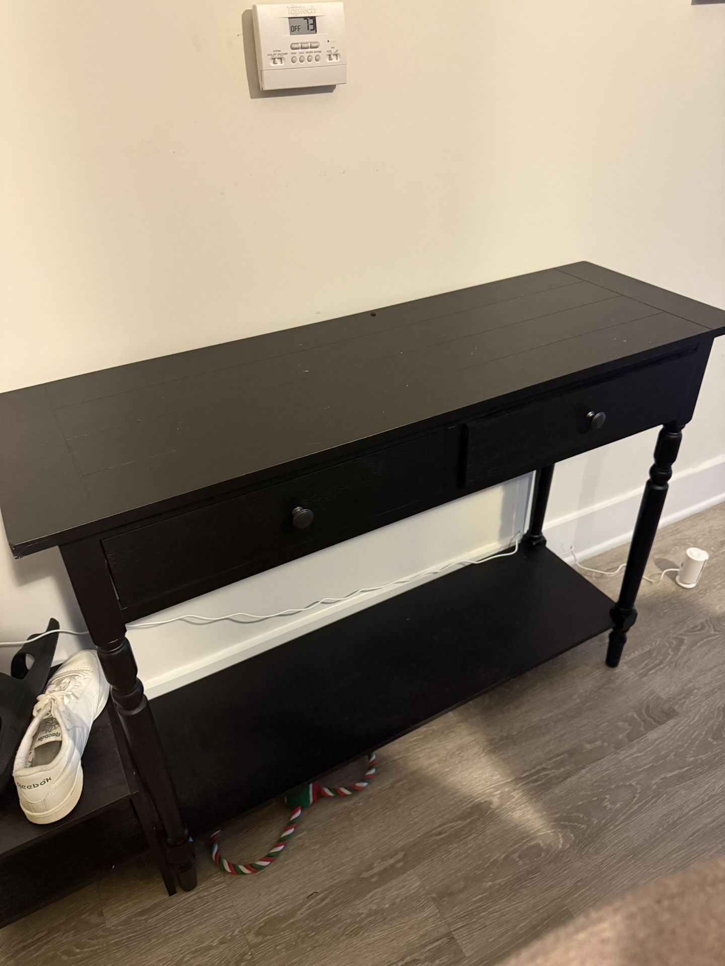 Entryway table With Drawers