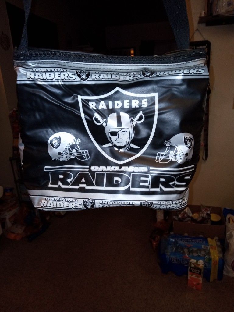 OAKLAND RAIDERS Vintage LARGE Lunch Pack/Cooler like New😄