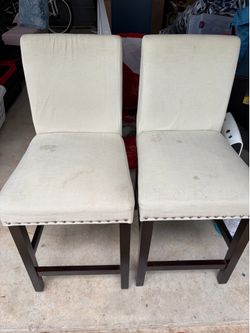 2 x counter height stools *FREE*