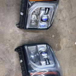 2016 GMC Yukon Headlights 