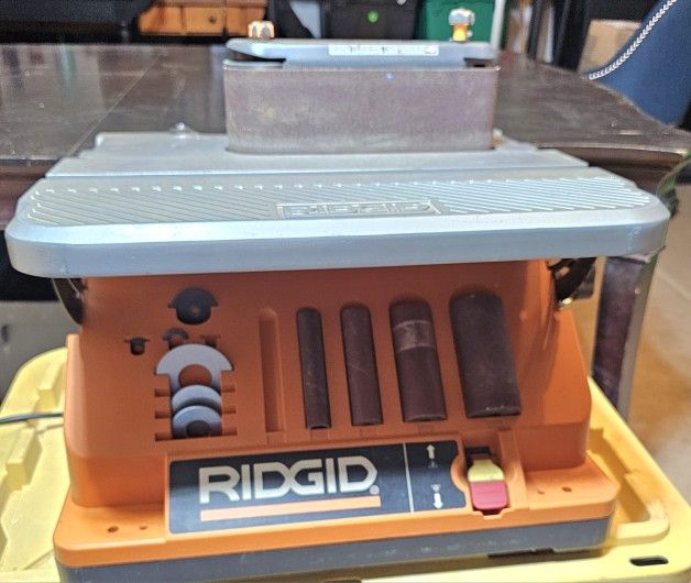 RIDGID Oscillating Edge Belt Spindle Sander 120 Volt Table Top Unit EB44241