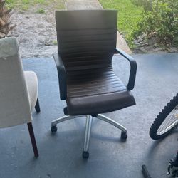 Ofice Neat Chairs Like New