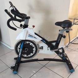 L. Now D600 Stationary Bike