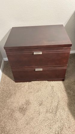 Two matching Nightstands