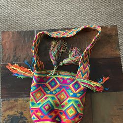Vibrant, handcrafted Wayuu Mochila bag from Colombia
