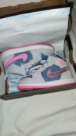 Jordan 1 mid SE (TD)  size 6c  kids