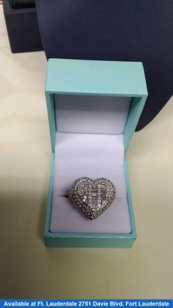 Women's Ring - White Gold 14k (.585) 13 grams Size 7