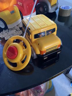 Deluxe Bus With Remote Control