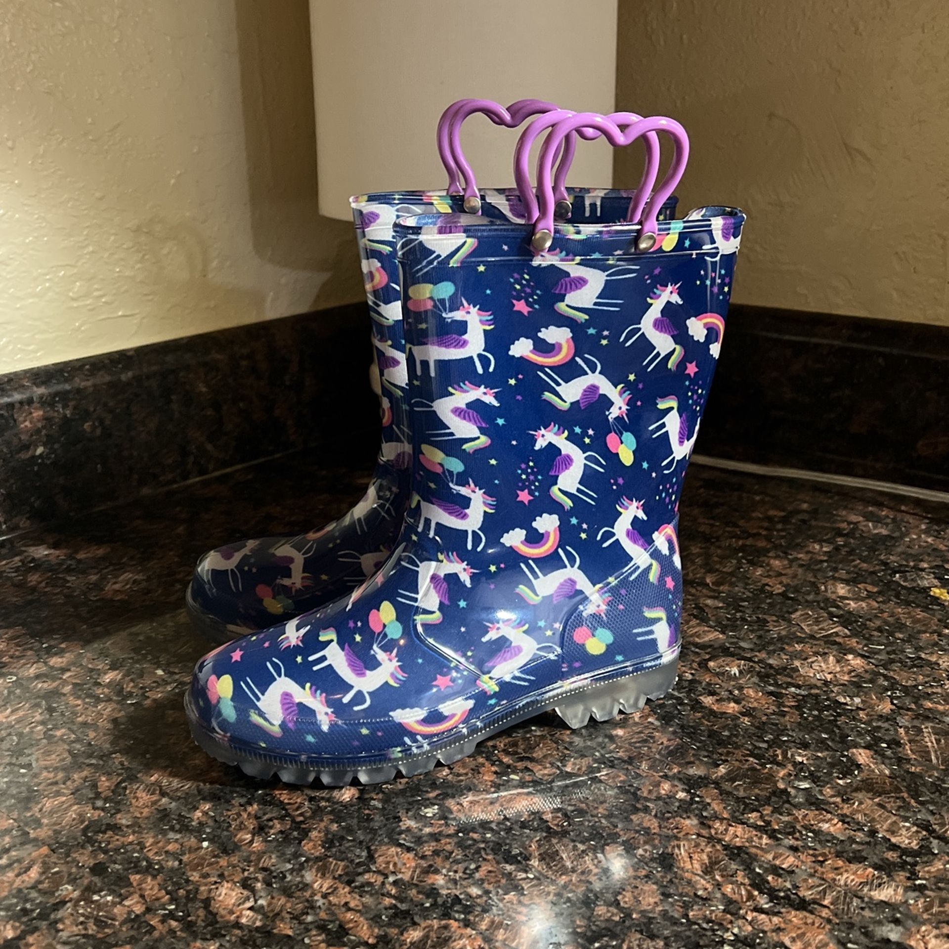 RAIN BOOTS