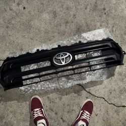 2024+ 4th Gen Toyota Tacoma Sr5 OEM Grill
