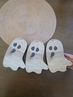 Halloween Wood Ghost
