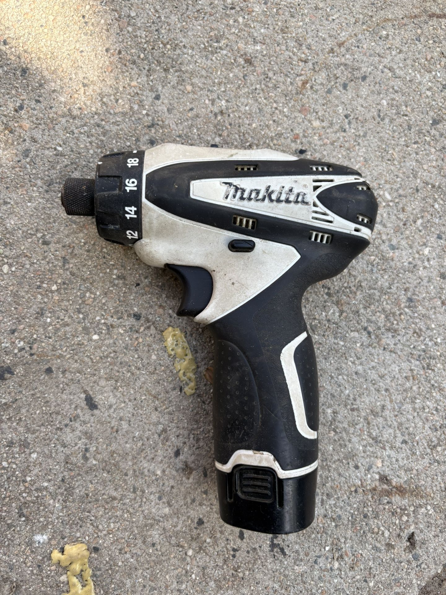 Makita Impact Drill With Battery, Works Great No Charger