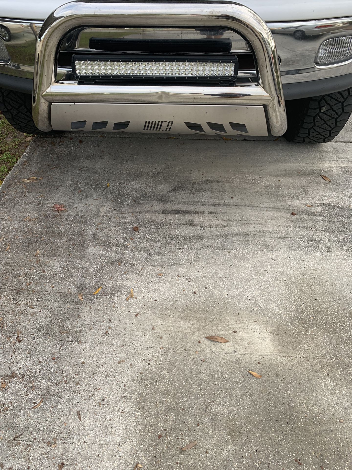 1st gen 02-06 Tundra Aries Bull Bar w/ Light Bar