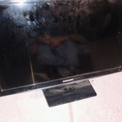 Samsung 24 inch tv with remote