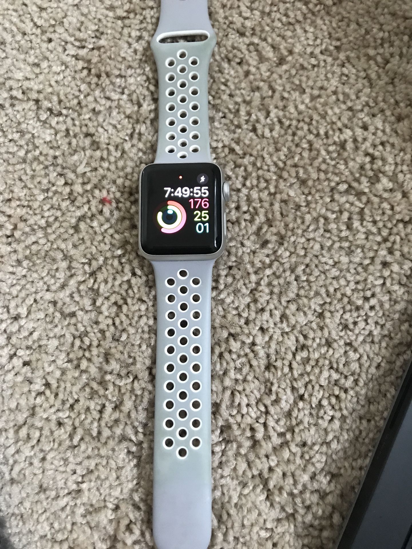 Apple Nike+ series 2 38mm running watch comes with charger and 