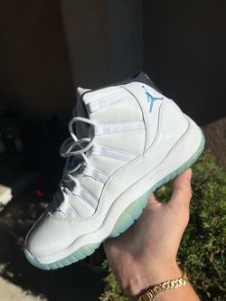 Air Jordan 11 Retro Legend Blue