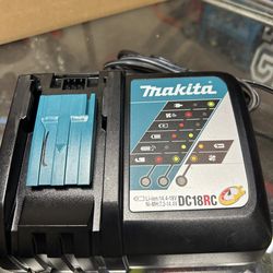 MAKITA 18v rápid charger