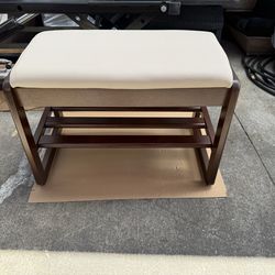 Shoe rack with storage