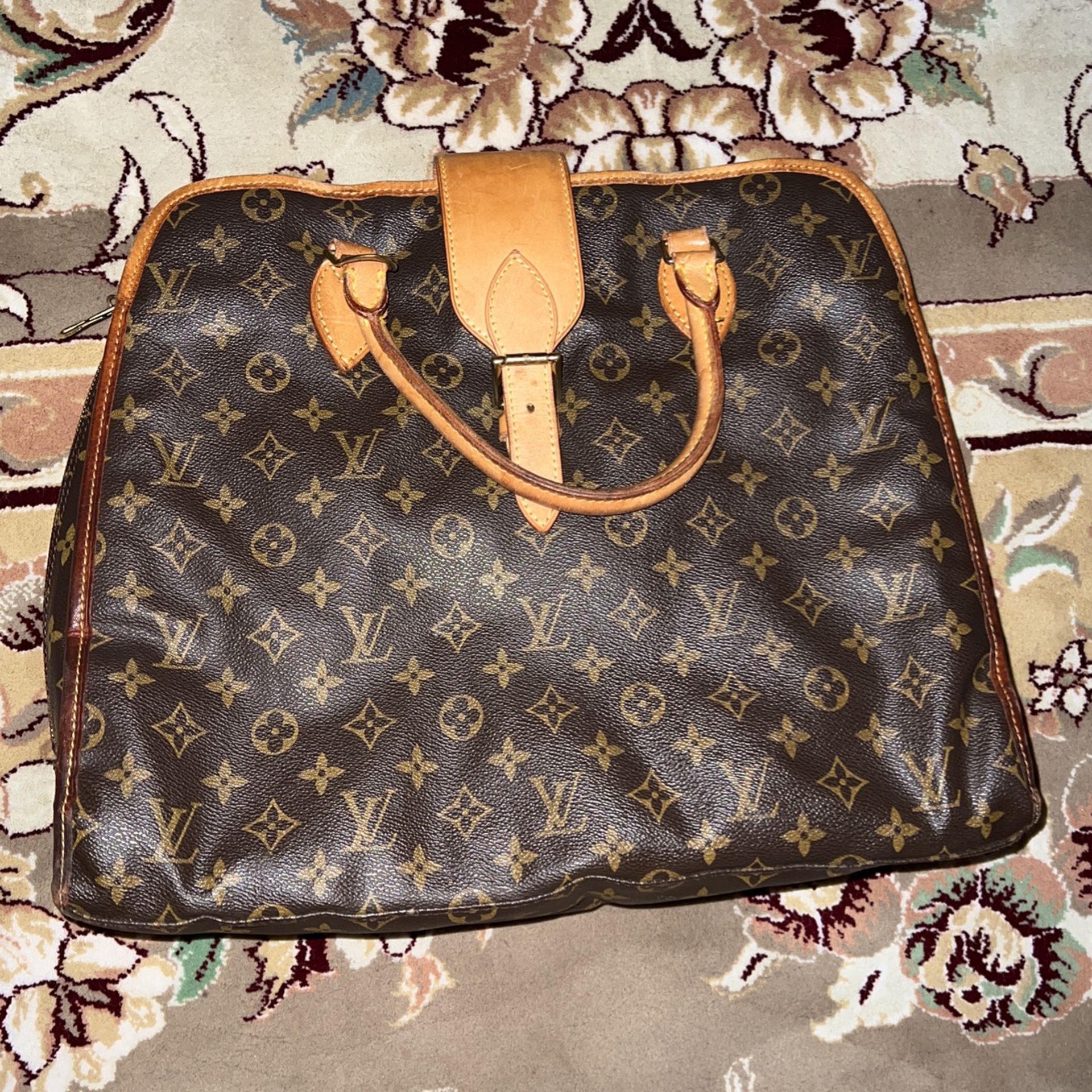 Louis Vuitton Hangbag for Sale in Portland, OR - OfferUp