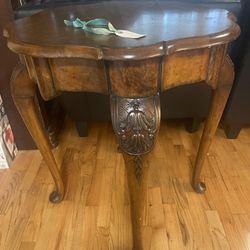 Queen Ann Walnut Table
