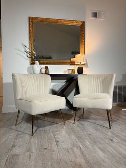 Set of 2 Cream Velvet Accent Chairs