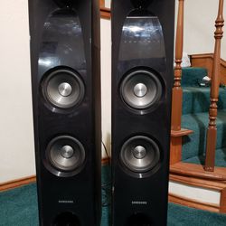 Samsung bluetooth Speakers (Sound Towers)