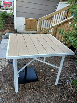 Outdoor Hightop Table