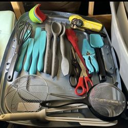 kitchen utensils, storage, scoops  or peelers-see Description 