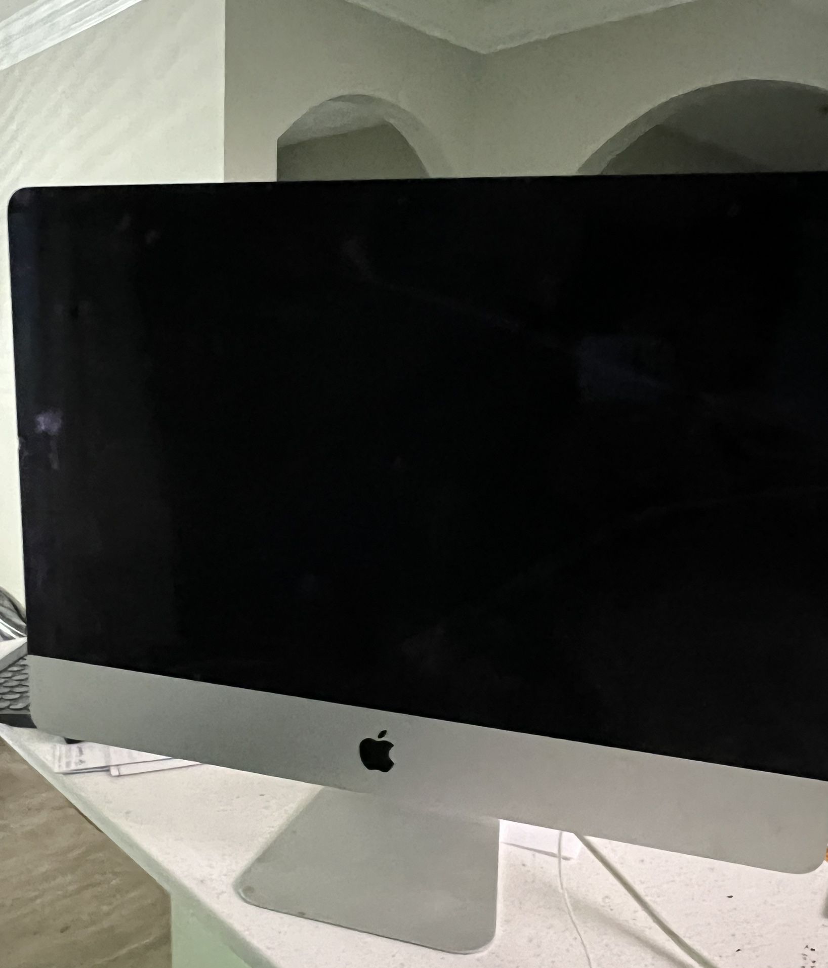 iMac (Retina 4k, 21.5 Inch, Late 2015) I