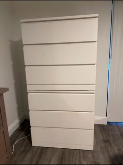 3-DRAWER DRESSER (SET) $100