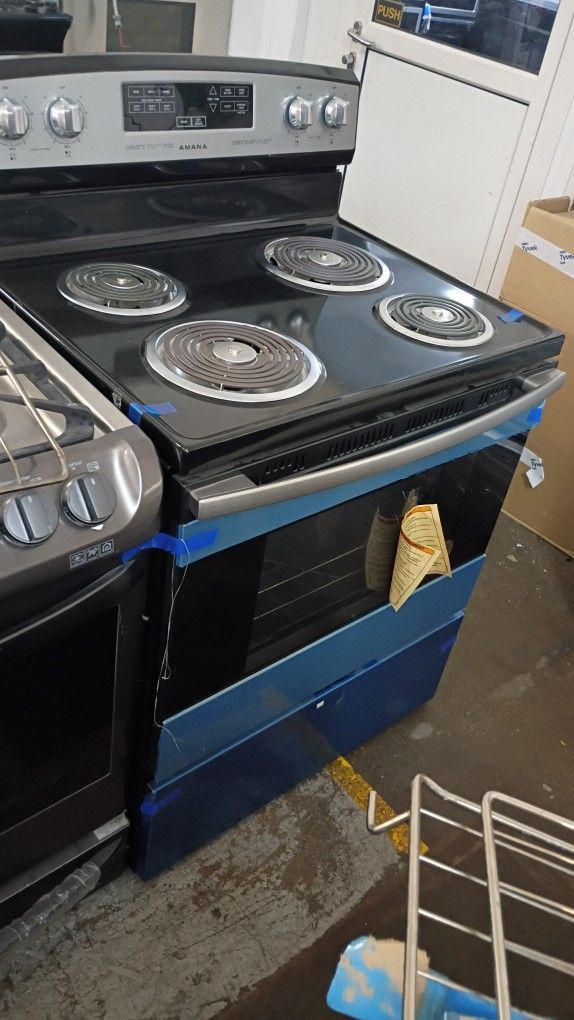 Amana Electric Stove/Range 30" Width