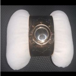 GUCCI - women’s twirl two-tone stainless watch.