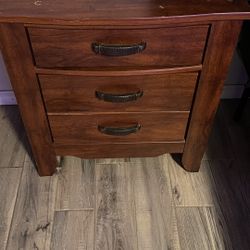 Dresser & 2 Nightstands