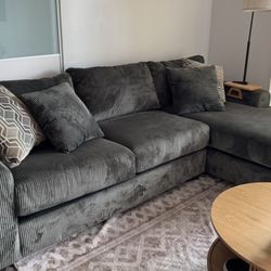 Sofa - Rooms To Go almost NEW