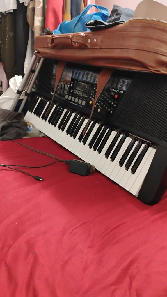 CASIO CT-700 KEYBOARD