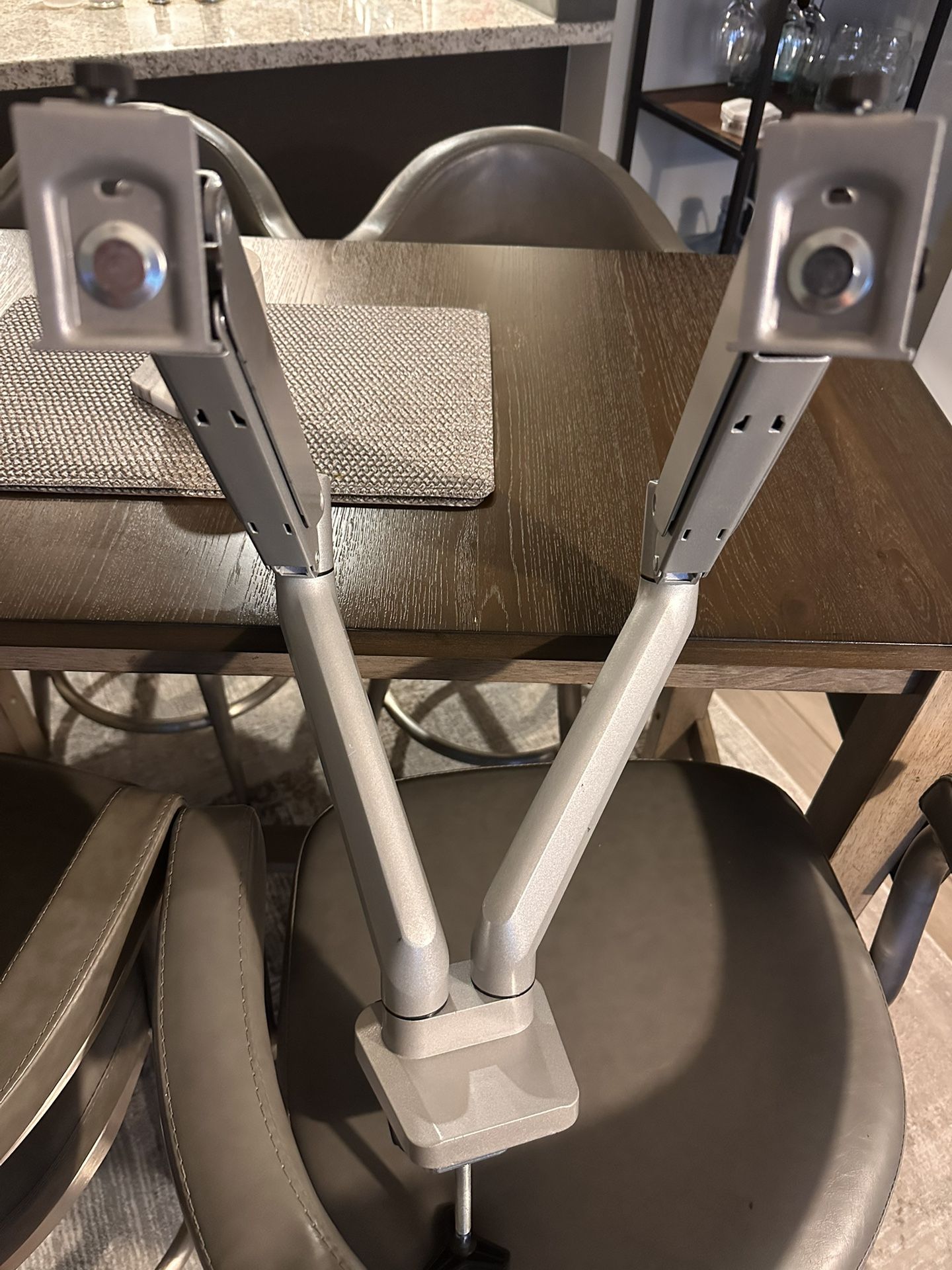 Single arm monitor stand for 2 Monitors