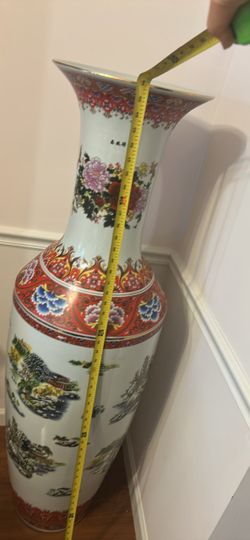 Large Chinese Porcelain Decorative Vase