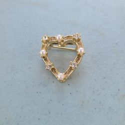 Vintage Gold Tone, Pearl, Rhinestone Heart Broch Pin