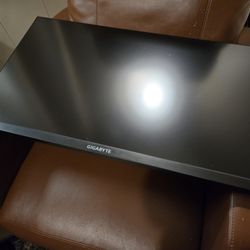 Gigabyte M27Q Gaming Monitor