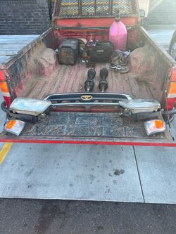 98-2000 4Runner front clip