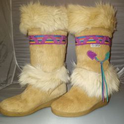 2 Pairs Of Tecnica Boots Black And Beige Size 6- 6 1/2